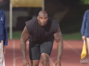 Shaquille O'Neal Races Against Tyson Gay! + Relay Race With Maurice Greene, Desean Jackson, Chris Johnson, Dwight Howard, Shaq & Tyson Gay