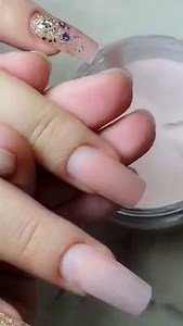 Combinacion con glitter dorado y 3d. Arte en uñas. | Yuslaidy de Ruano