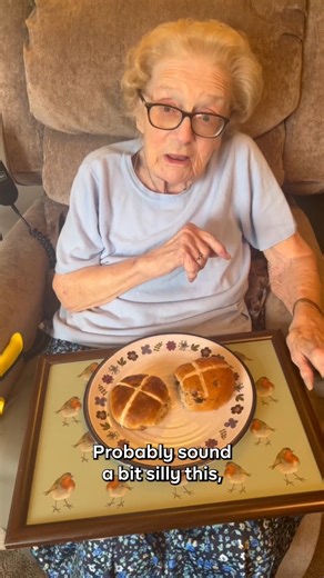 173K views · 4.2K reactions | Hot cross bun TASTE test..  | Jess And Norma | Facebook