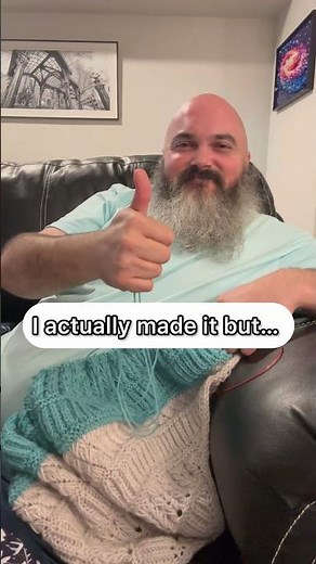 I was so sure I’d run out of blue. 🤣🤣🤣Happy knitting friends!