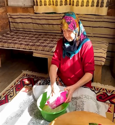 2.4K views | Traditional Village Baklava - Daily Life in the Village House #VillageLife #RuralLife #CountryLiving #VillageLiving | Special Cooking | Facebook