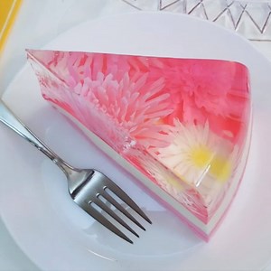 We are obsessed with flower gelatin art! | MetDaan Cakes