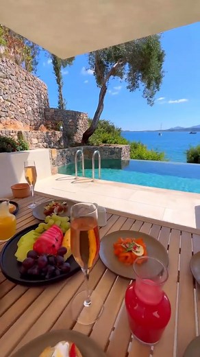 POV: You arrive at the Grecotel Corfu Imperial Luxury Beach Resort and it's better than you could ever have imagined. 🫶🏽☀ Located right on a private peninsula with views of the Ionian Sea, this hotel offers elegant guest rooms, a wide selection of sports and activities and excellent gourmet options, including menus designed by Michelin starred chefs. 🎥: Juliagal_ | Cyplon Holidays