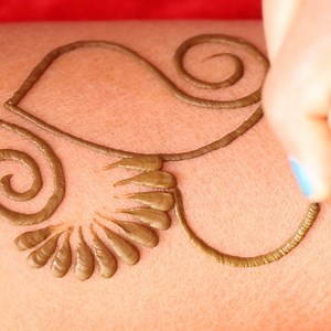 26K views · 1.3K reactions | Front hand arabic mehndi design for diwali & festival | Amisha Arts | Facebook