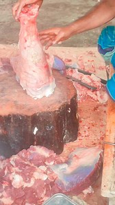 2.6K views · 15 reactions | Morning Meat Cutting Market #fbreels #reels #beef #meatlovers #meatv | Social Outlet | Facebook