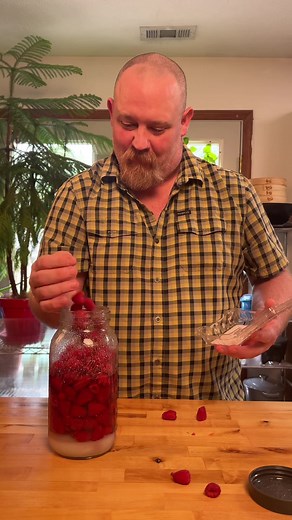 How to Make Raspberry Liqueur at Home