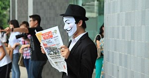 Sinh viên Ngoại Thương đeo mặt nạ hacker làm clip gây bất ngờ