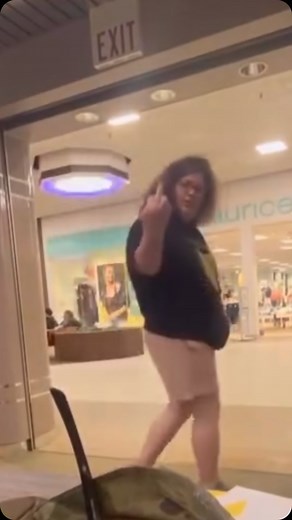 Crazy man Yells at Soldiers in Mall. #army #military #recruiting thanks to @notinregz for the videos | Angry Cops