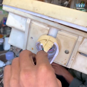 Replacing Components in a Digital Scale Circuit | Voov Repairs