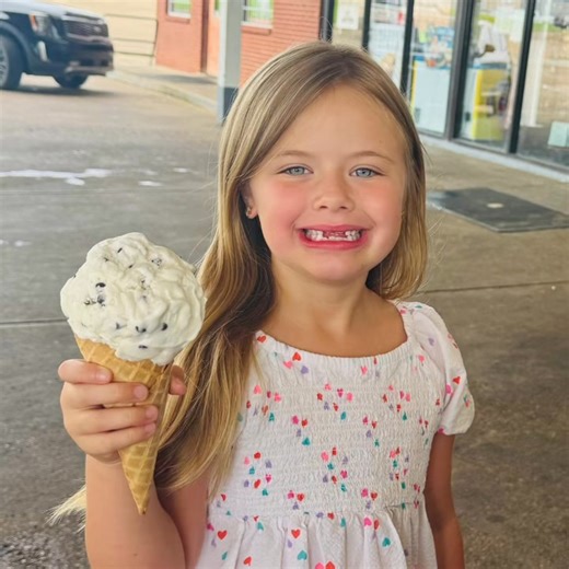 Ice cream late! ⏰. Double dip at the Junction. Philly. #icecream #icecreamlovers | Junction Delis & Fuel Centers | Facebook