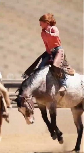 A hot redhead #cowgirl #womensbroncriding