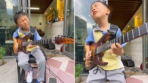 Nine Year Old Guitar Prodigy Channels B.B. King While Playing the Blues