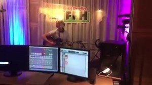 Mein neuer Businesspartner SAMU HABER unplugged im FFH-Produktionsstudio ;-) #blickhinterdiekulissen #FFH #youcanneverbeready #samuhaber | Felix Moese