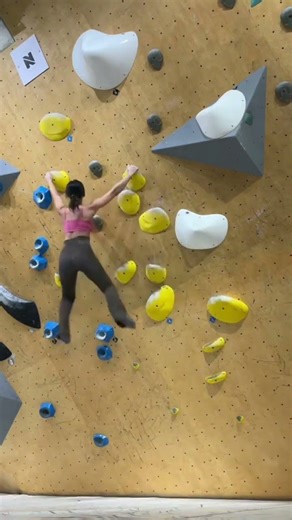 Mastering Indoor Rock Climbing: Core Strength Moves for Sporty Girls