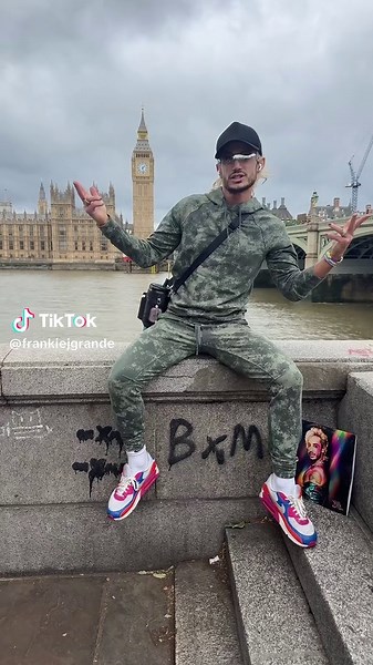 FrankieJGrande (@frankiejgrande)’s videos with Super Bass - Nicki Minaj