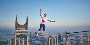 Jaan Roose breaks world-record with Qatar’s “Sparkline” Walk