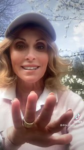 Spring is here at Golf Club Villa Carolina. 🌷🌺🌸 | The Bogey Blonde