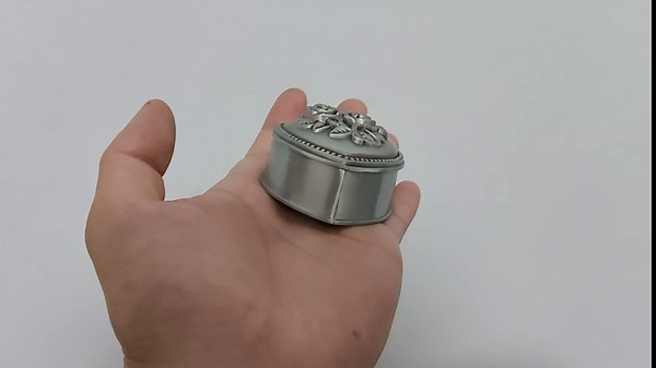 Vintage metal jewelry box trinkets ring storage box earrings necklace treasure chest organizer (heart-shaped)