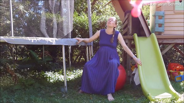 Woman livestreams unassisted birth of her 6th child in her garden