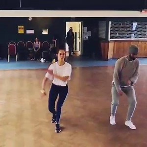 Timba Cubana 🇨🇺 Andreas y Melina at Cambridge Winter afro festival. 💃 #locopower #cambridgewimterafrofestival #locolondonsalsa More classes and info on: www.loco-london-salsa.co.uk | Loco London Salsa