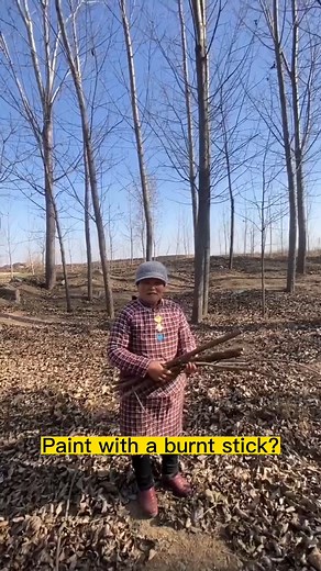 A Chinese woman is painting portraits of Leo Messi and Chang’E (Chinese Goddess of the Moon) with a burnt stick at the field in Liaocheng City of East Shandong Province. Check out the video and see her paintings. #chinese #paintings #leomessi #goddess #moon #chinalife | CGTN China24