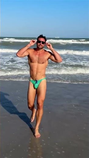 Sunshine and smiles 😎 Speedo Saturdays are a vibe with @hunk.menswear #speedo #speedosaturday