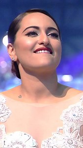 Bole mere Kangana tere bin sajna 🥰Indian idol Stage show 🥰Is Garib Larka aur Ladki ne aisha gana Gaya Rato Raat viral ho gaya #alamgirh11 #fbreels #trendingreels #instagram #reelsinstagram #trending #instagood #instareels #shorts #foryou #viral | Mou Alamgir