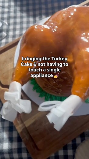 Thanksgiving checklist: decorative plates, refreshing drinks, ʻono sides… and the only turkey nobody argues about carving. 🦃🍦🧡 Grab your Turkey Cake at Baskin-Robbins at Hau'ula Kai Shopping Center! 📹: Baskin-Robbins #hauulakaisc #baskinrobbins #turkeycake #thanksgivingdessert #holidaydesserts #sweetcelebrations #gatherandfeast | Hau'ula Kai Shopping Center