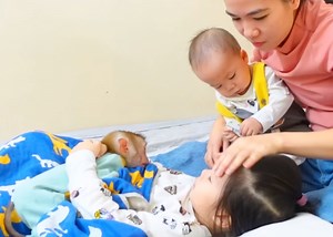 6.9K views · 296 reactions | Poor monkey Pupu so touching seeing sister feeling sick hug comfort her | Camp US News | Facebook