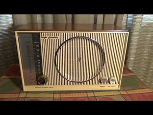 Vintage 1950s Zenith High Fidelity AM/FM Tube Radio