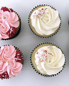 Hey lovers 🥰 Valentines Day cupcakes are now available to pre order. Get in quick so you can surprise you special someone with delicious cupcakes from Miss Naked Cakes 🧁 ❤️ https://bit.ly/2NBsfYx You may also see these beautiful 6 packs at your local IGA or APCO and at The Real Florist Albury. | Miss Naked Cakes