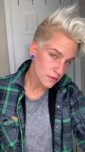 I wish I chose cosmetology as my career. #fyp#QuickerPickerRapper#wipeitdown#switch#lgbt#tomboy#lesbian#transformation