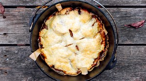 Dutch Oven Apple Pie Recipe | REI Co-op