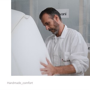 3.3K views · 40 reactions | Italian artisan passion since 1956. #maxdivani #livingroom #interiordesign #homedecor #artigianiitaliani #home #interior #homedesign #italiansofa #salottoitaliano #designitaliano | Max Divani | Facebook