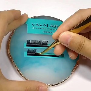 VAVALASH premium lashes. Just make the fans what you want  . . . . ....