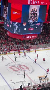 At tonight's game, the Capitals announced that Craig Laughlin had undergone successful heart surgery. He immediately received a standing ovation and stick taps from the players. 🤗♥️💪 MSE Foundation also donated $10,000 to the American Heart Association 🎥 @sammisilber #CapsCats #ALLCAPS #lockerstrong | Washington Capitals Loyal Fans