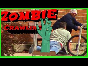 ZOMBIE CRAWLING!!! 🧟‍♂️🤣 (Halloween Prank 2023)