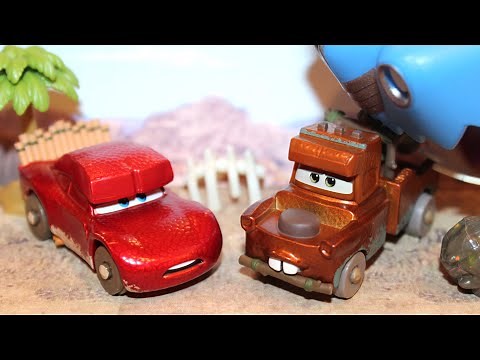 Tomica Disney Cars on the Road Cave Lightning McQueen & Mater - Dino Park