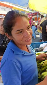MR DESTACADOS... Muchos tenían su comida,su navidad asegurada, pero esta mujer estaba trabajando el 24 de Diciembre. | MR BALIN