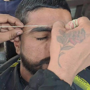 159K views · 4.4K reactions | Eyebrow kaise banate Hain | Threading Banana Sikhe #boyeyebrow #threading #boys #tutorial #barbershop | Sahil Barber Shop | Facebook
