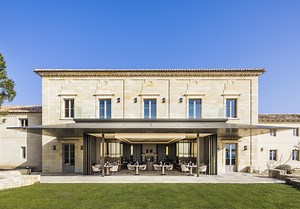 Visite Privée : un prestigieux château au cœur des vignes de Saint-Emilion - Elle Décoration
