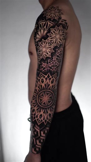 Geometric dotwork na may angas. Custom for Sir Lorenz. Salamat sa tiwala at pag dayo from North Caloocan to Baliwag City solid 1st timer full sleeve agad! #tattoo #tattooartist #foryoupage #fyp #tattoed