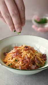 78K views · 276 reactions | What to do with leftover durian? This pasta recipe might do the trick. Ingredients: 200g Bacon 60g Durian tempoyak 30g Sambal belacan 200g Dried noodles Spring onion Steps: 1. Fry bacon until crispy 2. Fry tempoyak and sambal in the pan of bacon fat 3. Cook the noodles and drain 4. Add it to the pan of durian 5. Toss and garnish with bacon | The Meatmen Channel | Facebook