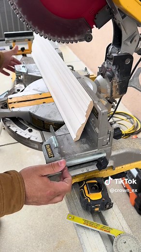 #crownmoldingtips #crownmolding #finishcarpentry #wood #woodworking