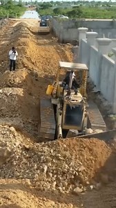 Show power Komatsu | Giant Machine