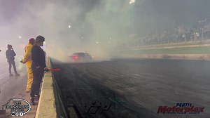 Rashann McGowan throwing AU B URT at last weeks Whoop Ass Wednesday before the motor decided no more! Watch in HD!! | WA Burnouts