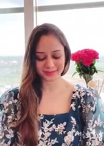 ‘Ay Hairathe Aashiqui’🎶 - A beautiful song from the movie Guru. Hope you all would like it! #Guru #AbhishekBachchan #AishwaryaRaiBachchan #ARRahman #Hariharan #alkayagnik Abhishek Bachchan Aishwarya Rai Bachchan A.R. Rahman Singer Alka Yagnik Hariharan A | Namita Akhauri