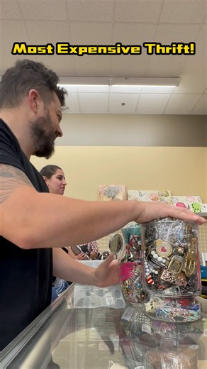 174K views · 1.5K reactions |  I FOUND REAL GOLD❗️ #gold #goldjewelry #ebay #thriftstorefinds #thrifting #thriftstore #thriftshop #thrifted #resellerlife #reselling #reseller #treasurehunting #ebayreseller #ebayseller #thriftfinds #thriftflip #treasurehunting #ebayseller #jewelry #goldandsilver | Retro Toy Envy: | Facebook