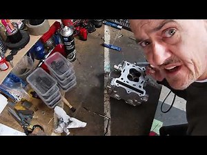 How do you disassemble the engine of the Suzuki SV 650?
