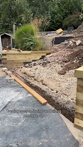 Creating the first step and concrete in for the next two footings #steps #concrete #footings #landscaping | Wulstan Fencing & Landscapes
